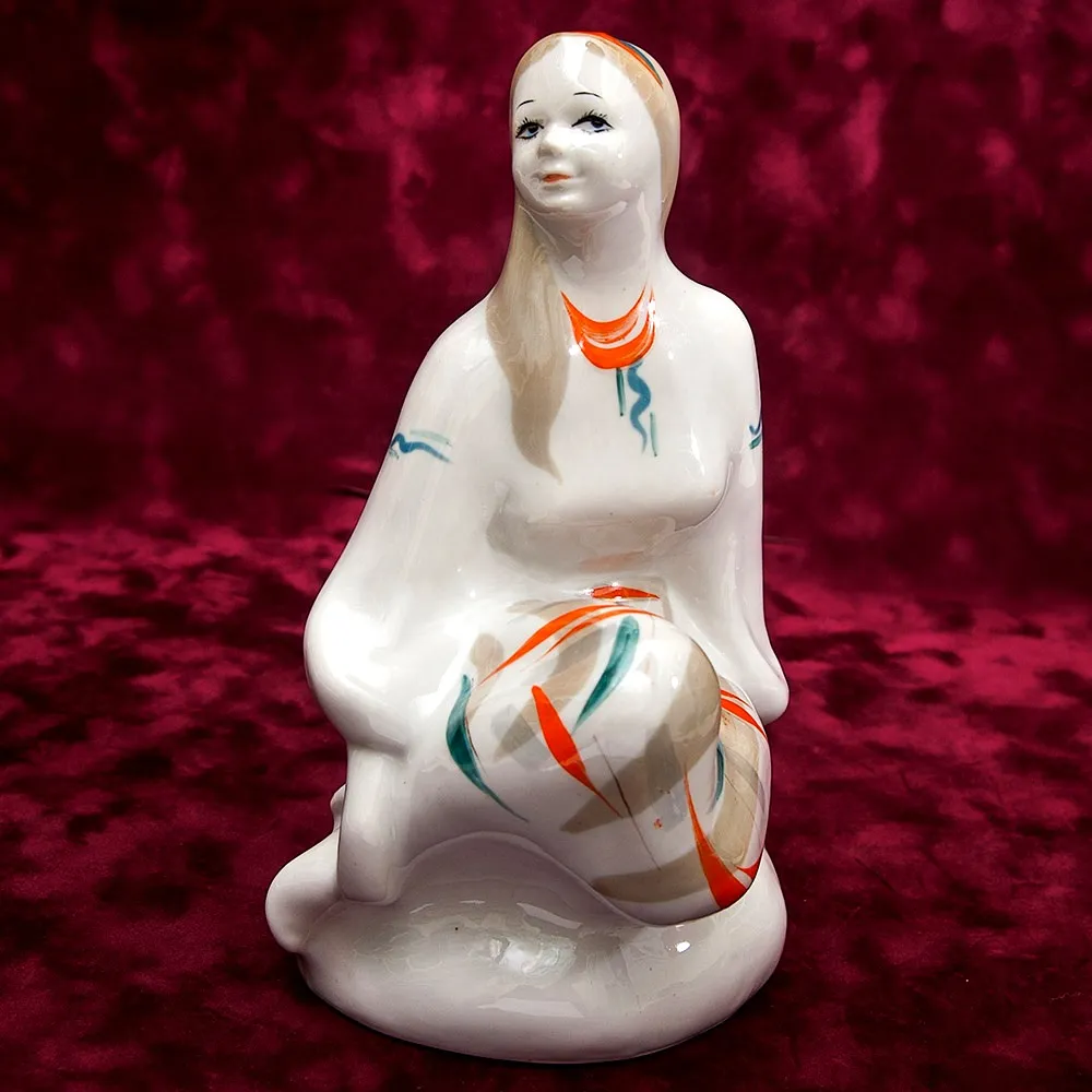 Фарфоровая Статуэтка «Девушка» Барановский ФЗ - CCCР 60 -е годы ХХ века.
