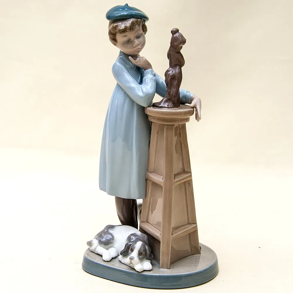 Коллекционная Фарфоровая статуэтка «Маленький скульптор» Lladro, Испания - 1985 год.