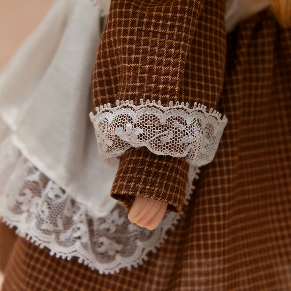 Коллекционная фарфоровая кукла №7  Н - 31 см.