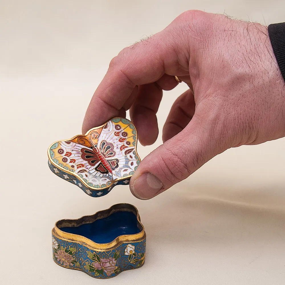 Винтажная Шкатулка - Бонбоньерка «БАБОЧКА» в технике «Клуазоне», Китай 50-е годы ХХ века. 