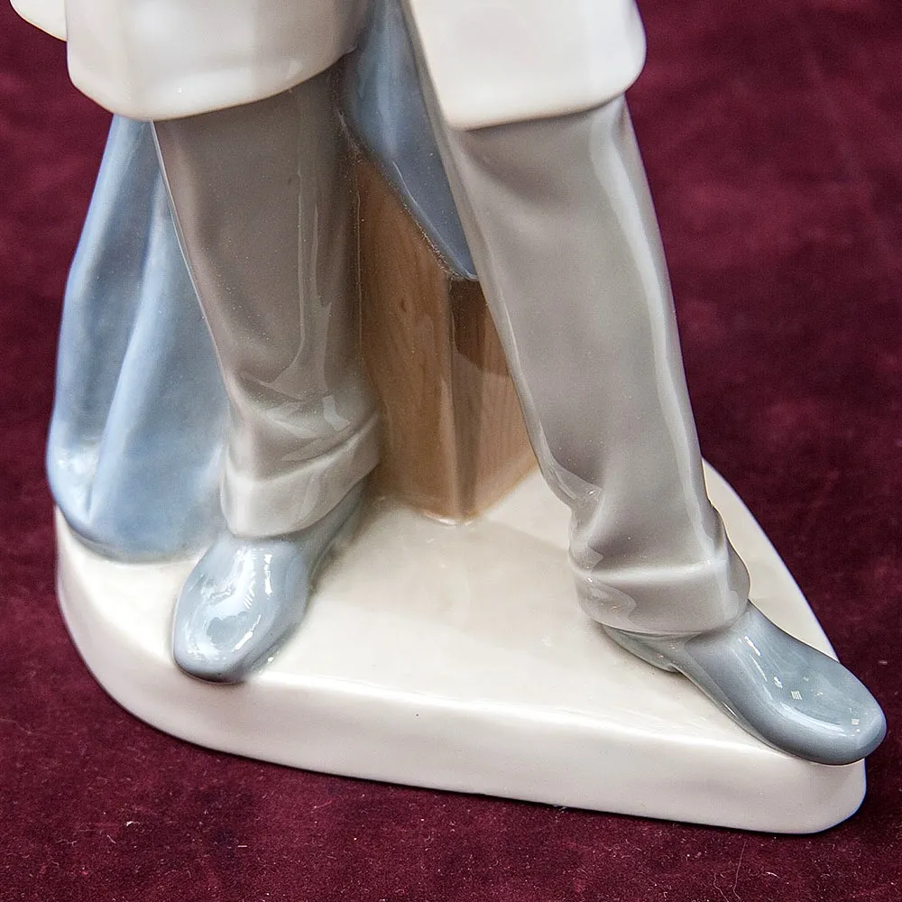 Редкая! Коллекционная Фарфоровая статуэтка «Ветеринар» Lladro, Испания - 1972 год.