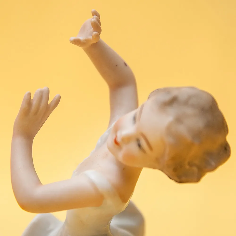 Коллекционная Фарфоровая статуэтка «Маленькая балерина», ВАЛЕНДОРФ - WALLENDORF  Германия.