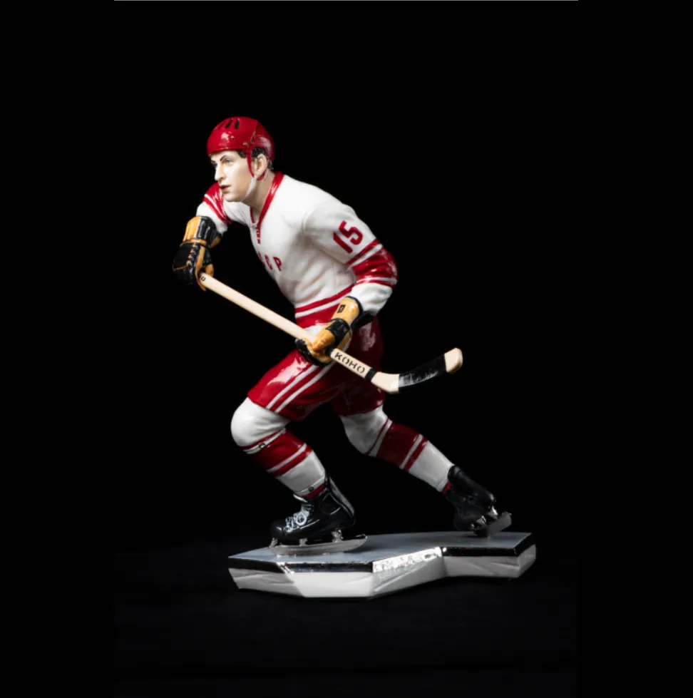 Коллекционная Авторская Статуэтка «Хоккеист СССР – Александр Якушев №15», фарфор, Россия.