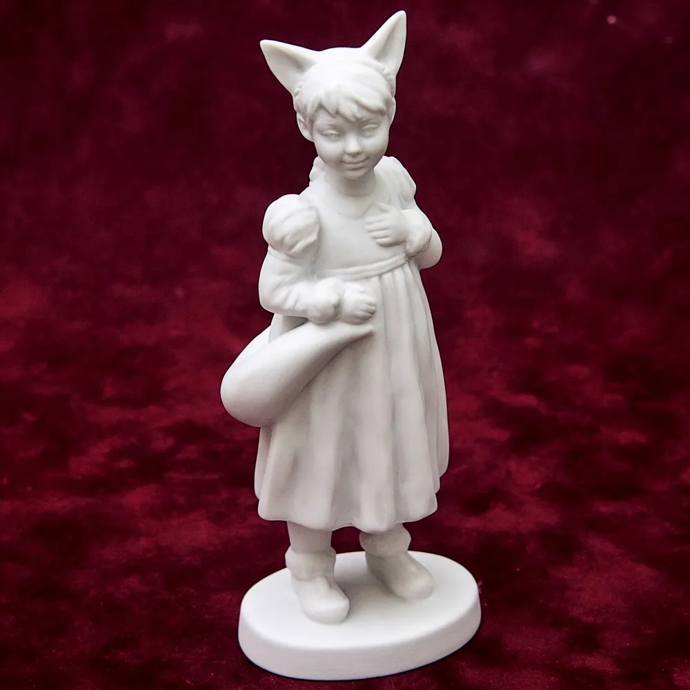 Коллекционная Авторская Статуэтка «Моя Лисичка» из серии «Детский Утренник», фарфор ИФЗ, Россия.