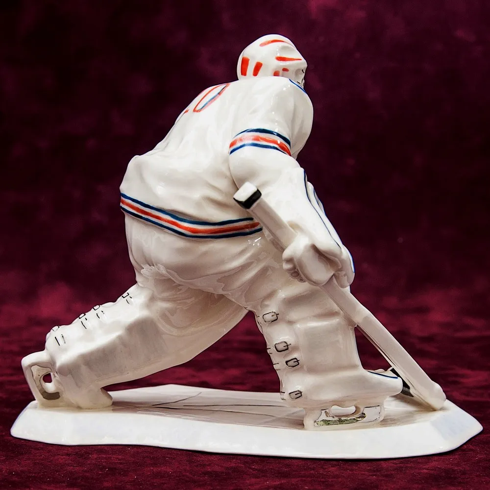 Коллекционная Фарфоровая Статуэтка «Вратарь - Хоккей - Спорт» Россия.