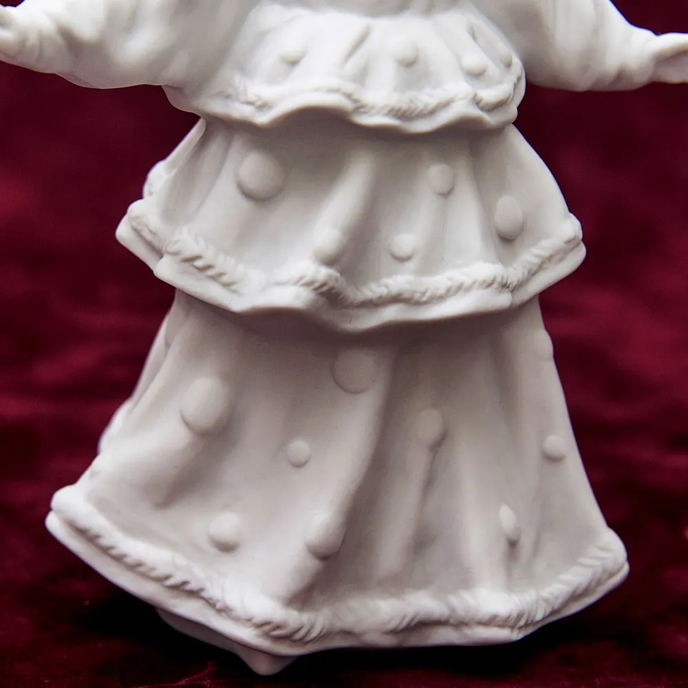 Коллекционная Авторская Статуэтка «Ёлочка» из серии «Детский Утренник», фарфор ИФЗ, Россия.