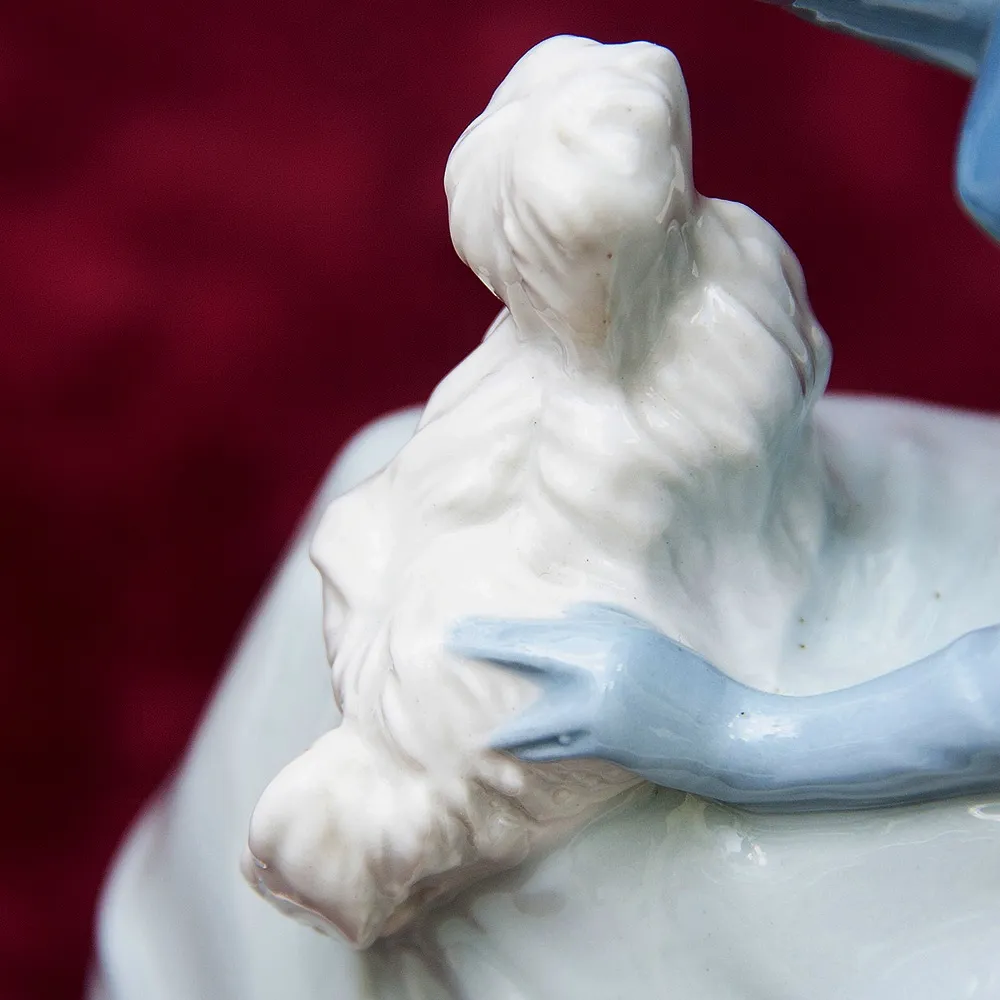 Коллекционная Статуэтка «Дама с Болонкой» Фарфор ROYAL DUX BOHEMIA -1970 год.