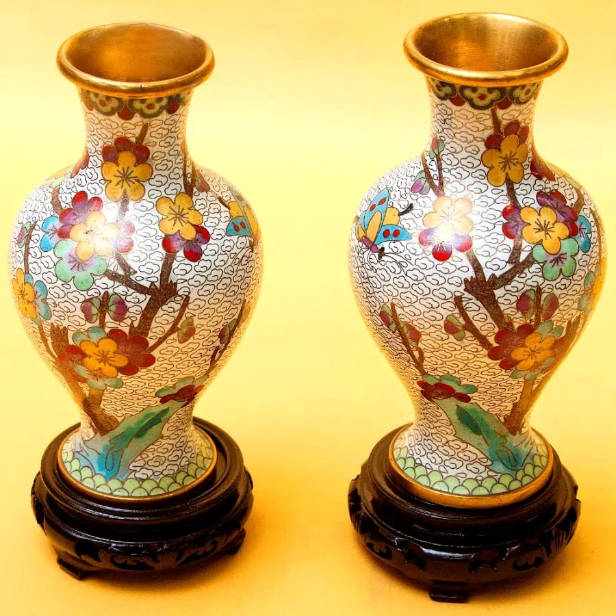 Винтажные Парные Вазы «Цветение Сакуры» в технике « Клуазоне» Китай 50 -е годы ХХ века Н - 19 см.