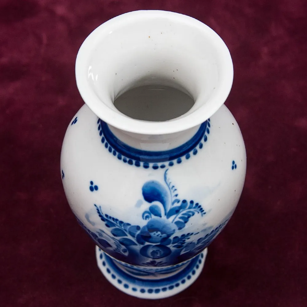 Авторская Коллекционная Фарфоровая Ваза «Тюльпан» СССР ГЖЕЛЬ - 1980 год.