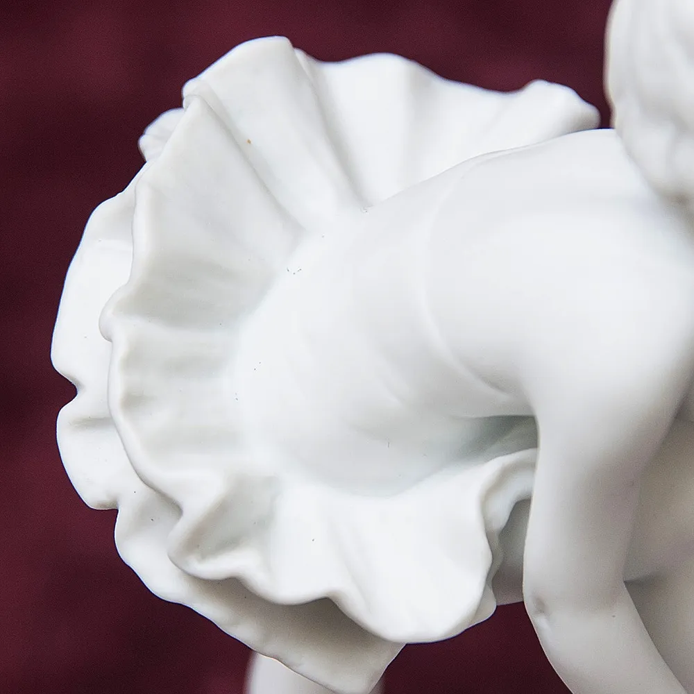 Коллекционная Статуэтка «Маленькая балерина», бисквитный фарфор Kaiser, Германия -1979 год.