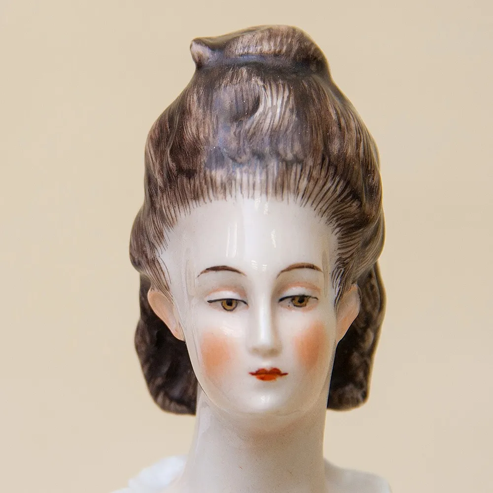 Большая! Фарфоровая статуэтка «Дама с веером» VOLKSTEDT  Германия -1915-1934 гг.