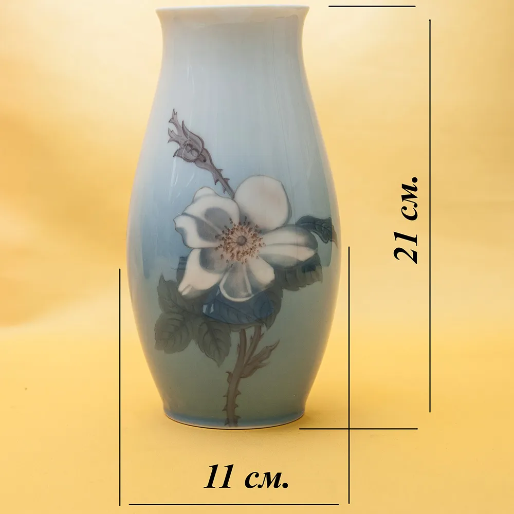Фарфоровая Ваза «Цветы Шиповника», B&G Copenhagen Porcelain, Дания - 1962-1970гг.
