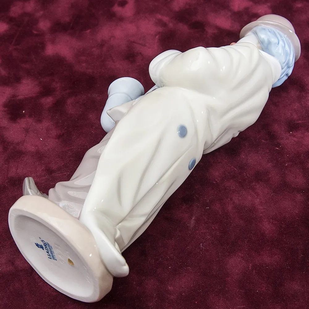 Фарфоровая статуэтка «Клоун с cаксофоном» Lladro, Испания - 1987 год.