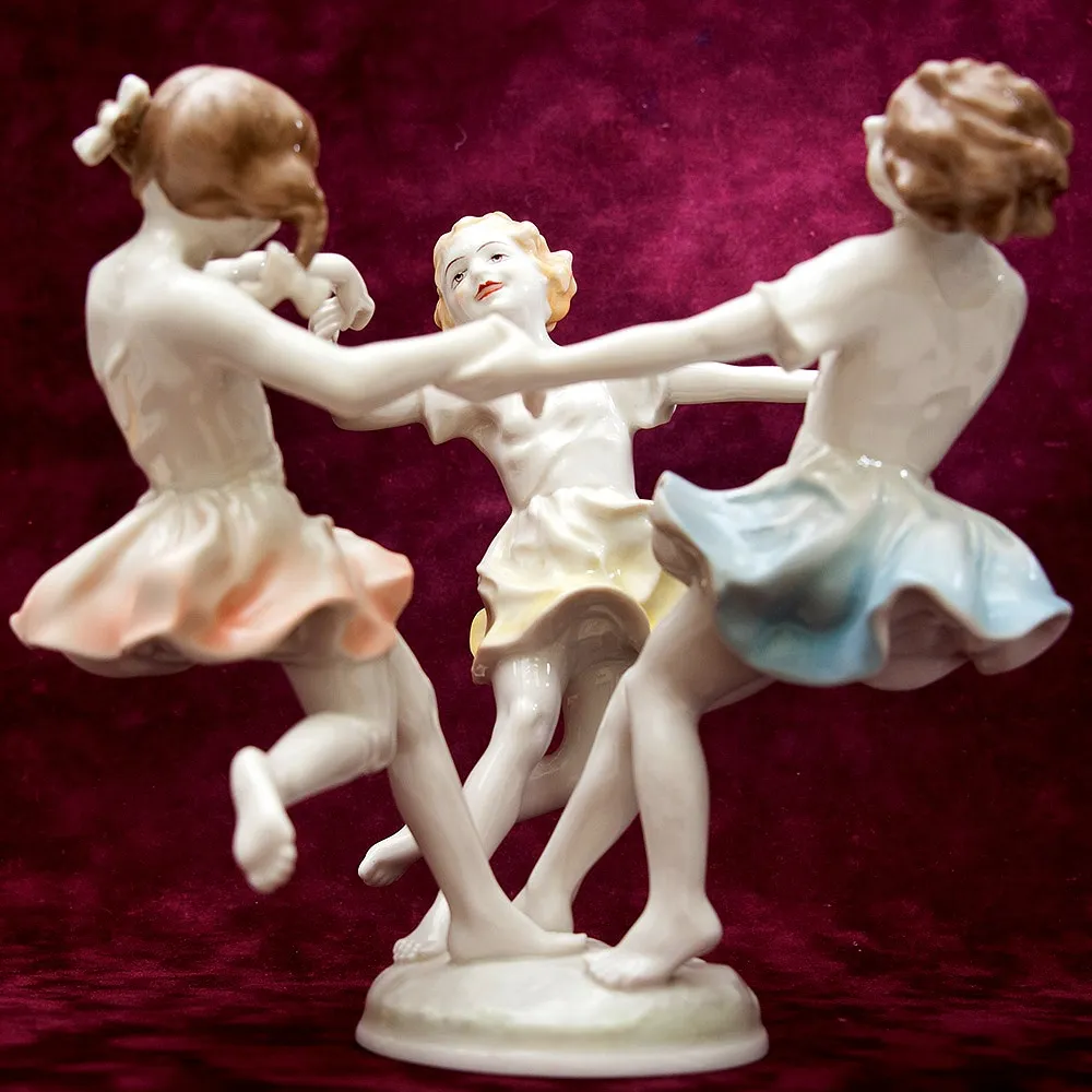 Фарфоровая Статуэтка «Майский Танец», Hutschenreuther, Германия -1955-1968 годы.