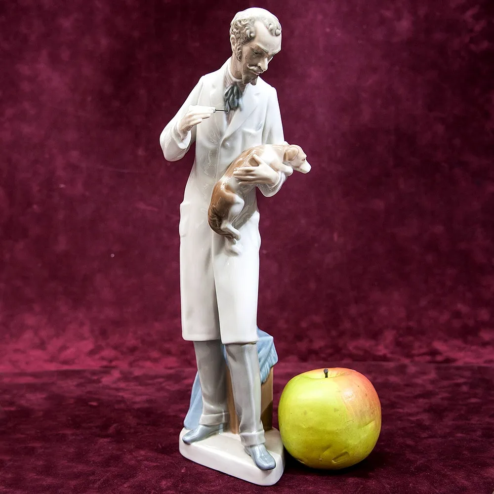 Редкая! Коллекционная Фарфоровая статуэтка «Ветеринар» Lladro, Испания - 1972 год.