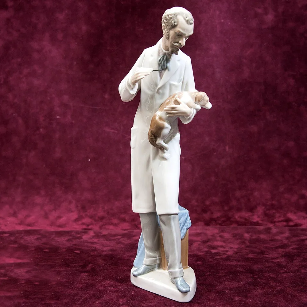 Редкая! Коллекционная Фарфоровая статуэтка «Ветеринар» Lladro, Испания - 1972 год.