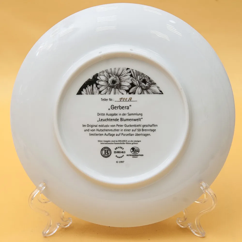 Коллекционная Тарелка «Герберы» Фарфор, Hutschenreuther, Германия -1997 год.
