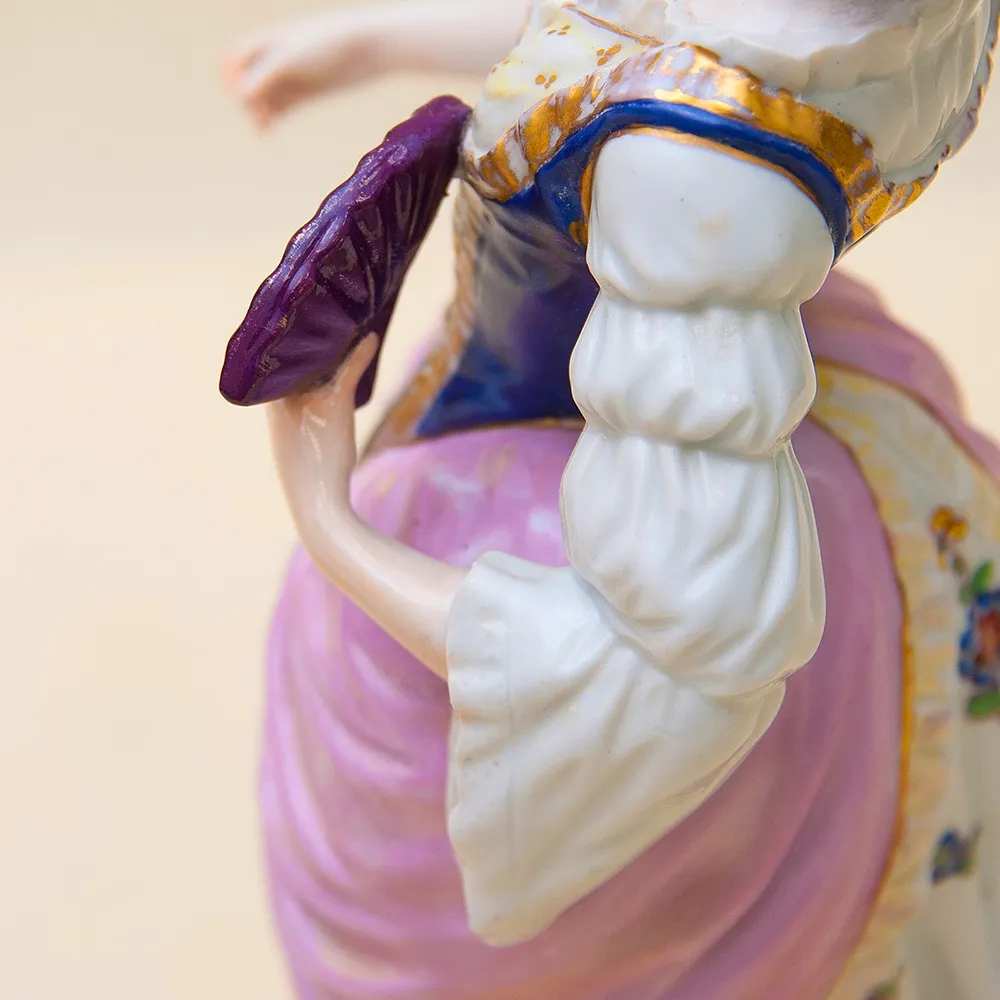 Большая! Фарфоровая статуэтка «Дама с веером» VOLKSTEDT  Германия -1915-1934 гг.