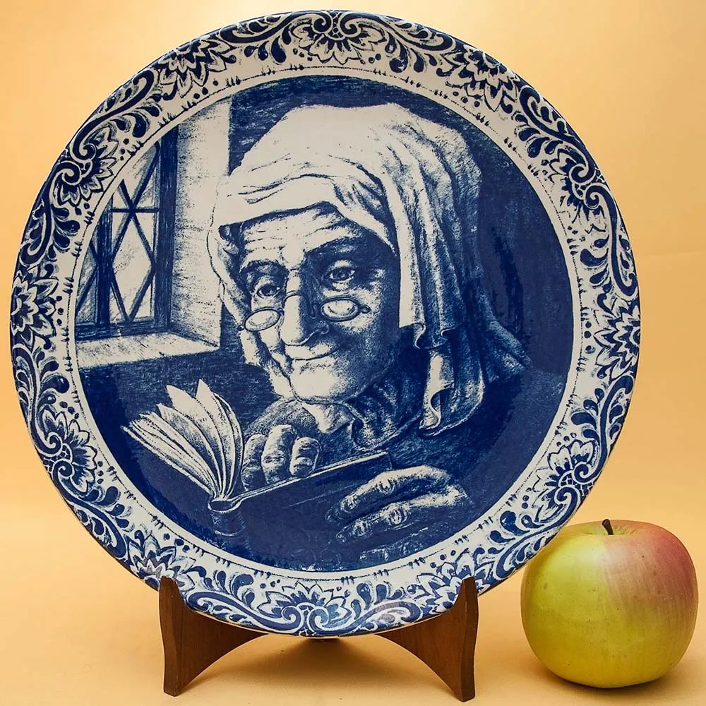 Декоративная Фарфоровая Тарелка - Блюдо «Ожидание», DELFTs- Royal Boch Бельгия d - 29 см.