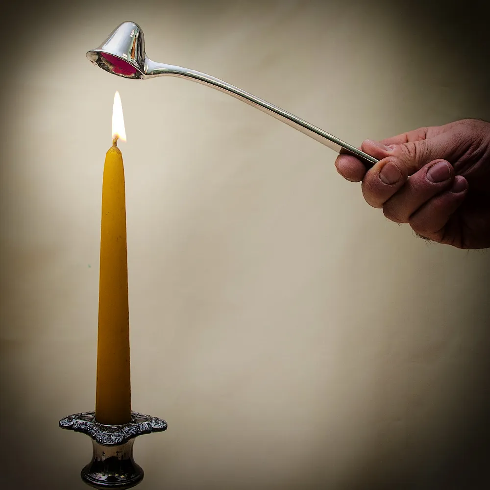 Винтажное Приспособление для Тушения Горящих Свечей «Гасильник - Тушитель», Silverplated SHEFFIELD Англия.