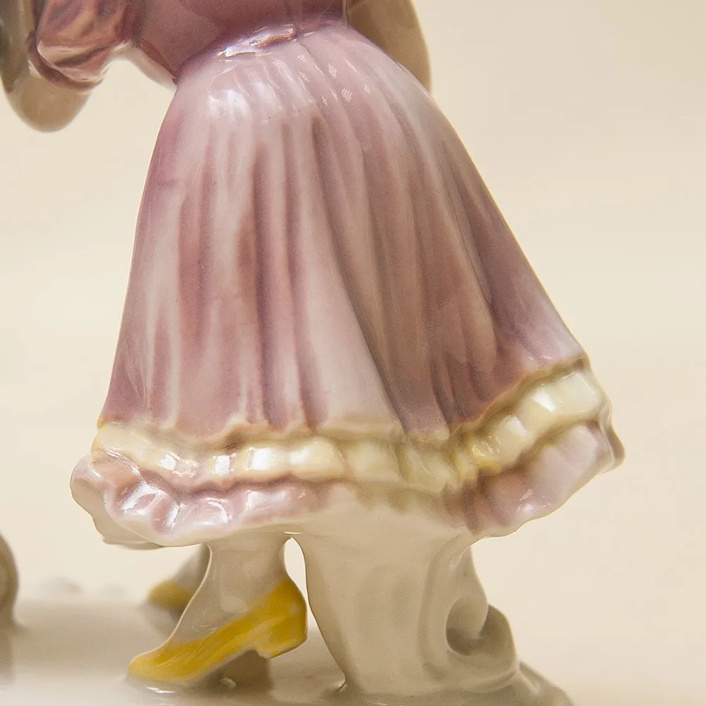 Редкость!!! Фарфоровая Статуэтка «Букет для Мамы», Карл Энс / Karl Ens, Германия, 30-е гг.