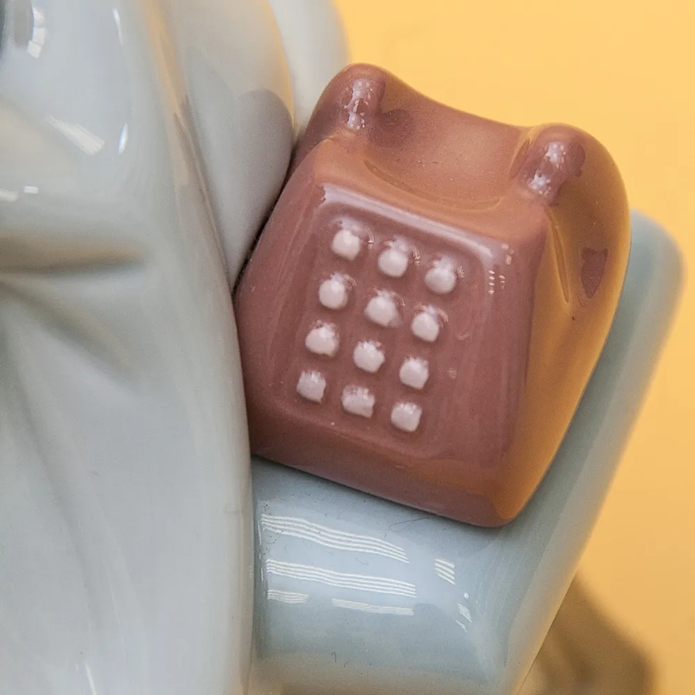 Фарфоровая Статуэтка «Телефонный Разговор» Lladro, Daisa, Испания - 1987 год.