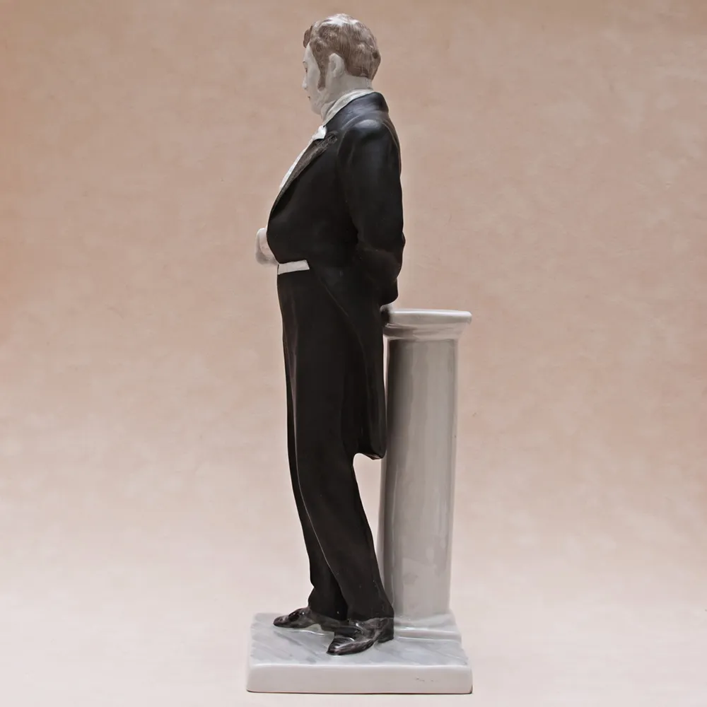 Коллекционная Фарфоровая статуэтка «Артист Норцов в роли Евгения Онегина», ЛФЗ СССР, 50-е гг.