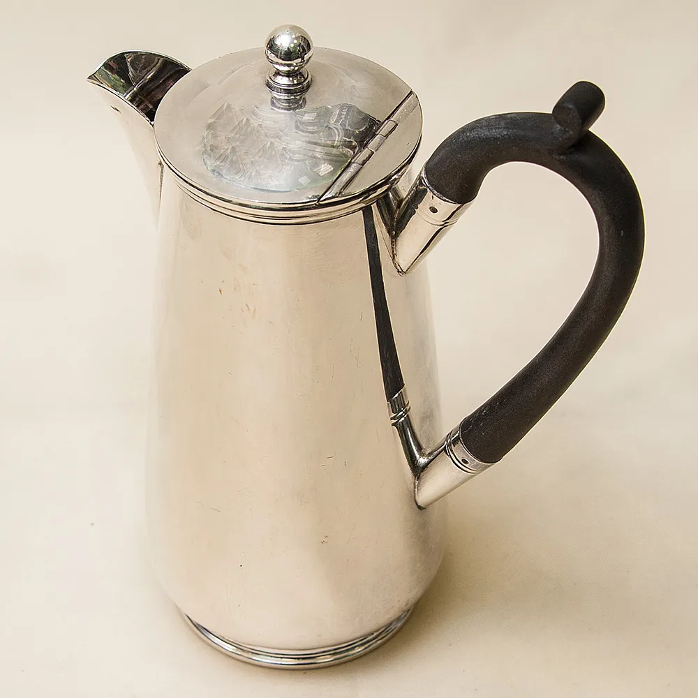 Классический Металлический Кофейник - Кувшин на 0,8 литра. Silverplate, SHEFFIELD Англия 50-е годы ХХ века.