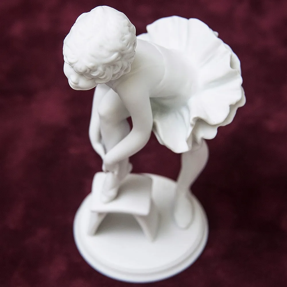 Коллекционная Статуэтка «Маленькая балерина», бисквитный фарфор Kaiser, Германия -1979 год.