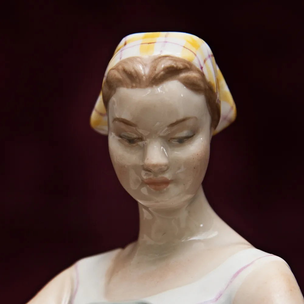 Авторская Фарфоровая Статуэтка «В жаркий полдень», ДФЗ - Дулево, СССР -1962 год. 