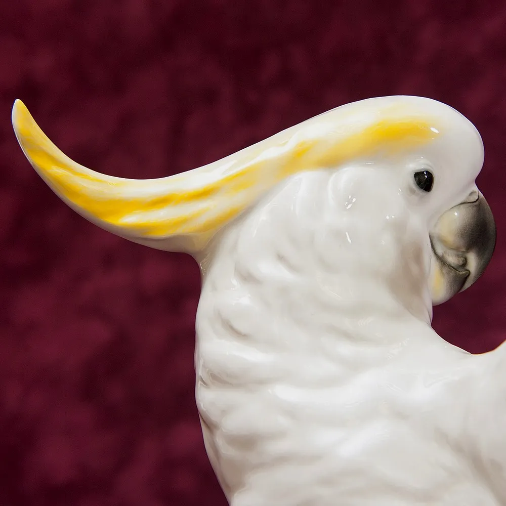 Большая Статуэтка Птица - Попугай - Какаду Желтохохлый, фарфор ИФЗ, Россия.