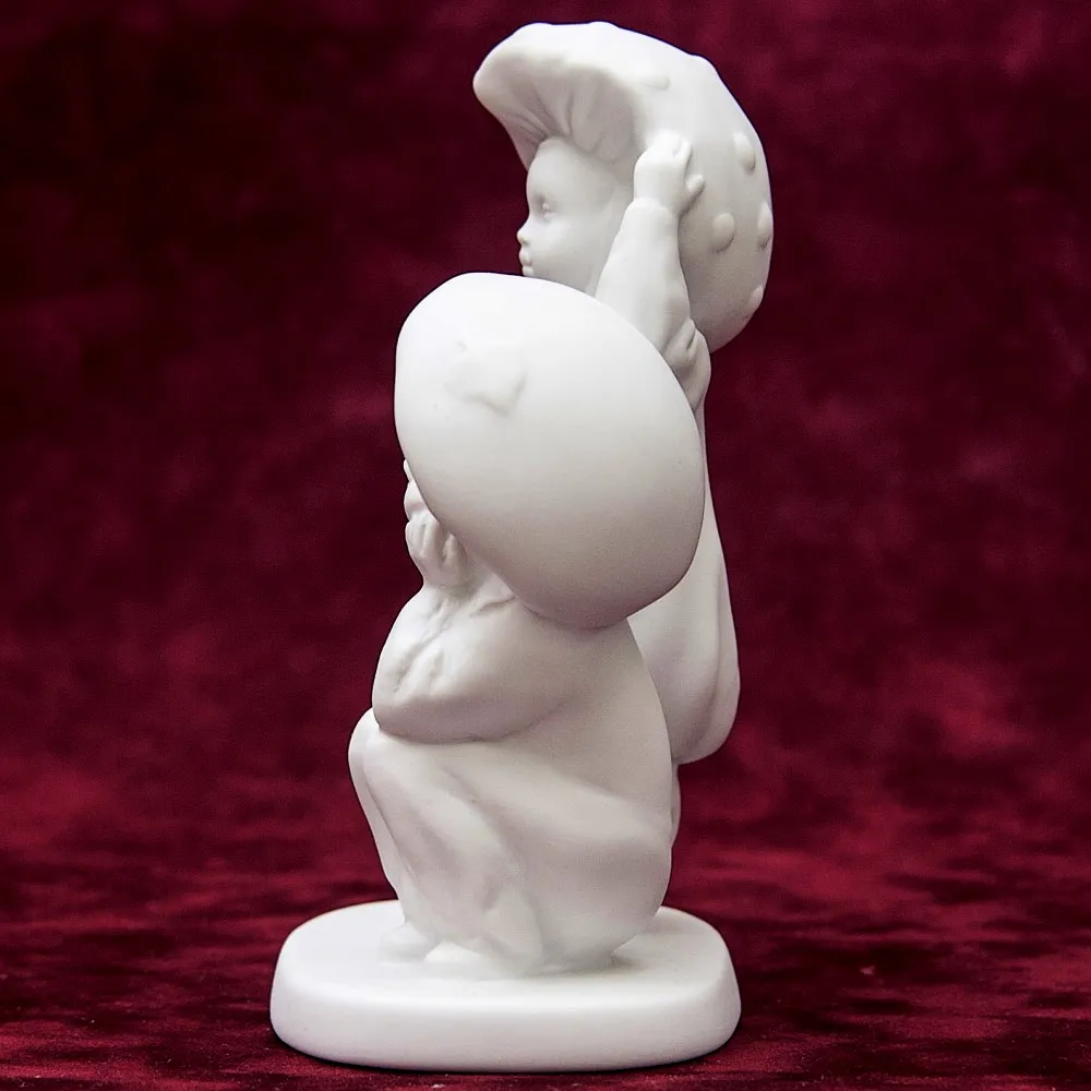 Коллекционная Авторская Статуэтка «Грибочки» из серии «Детский Утренник», фарфор ИФЗ, Россия.