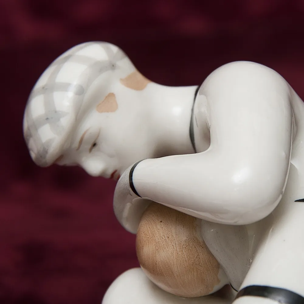 Коллекционная Фарфоровая статуэтка «Футбольный вратарь», СССР Полонне ЗХК. 