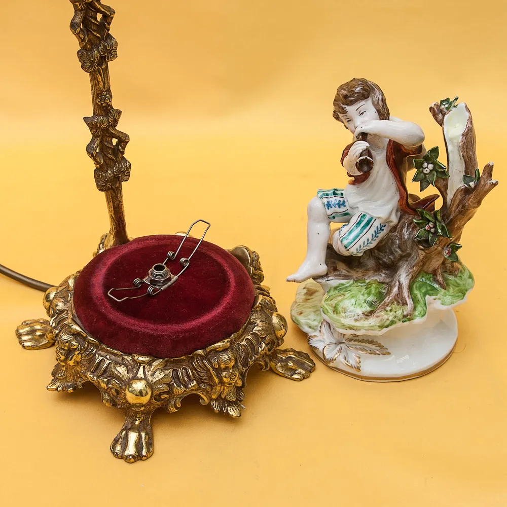 Электрическая Лампа - Светильник - Статуэтка «Мальчик с дудочкой» Фарфор Испания.