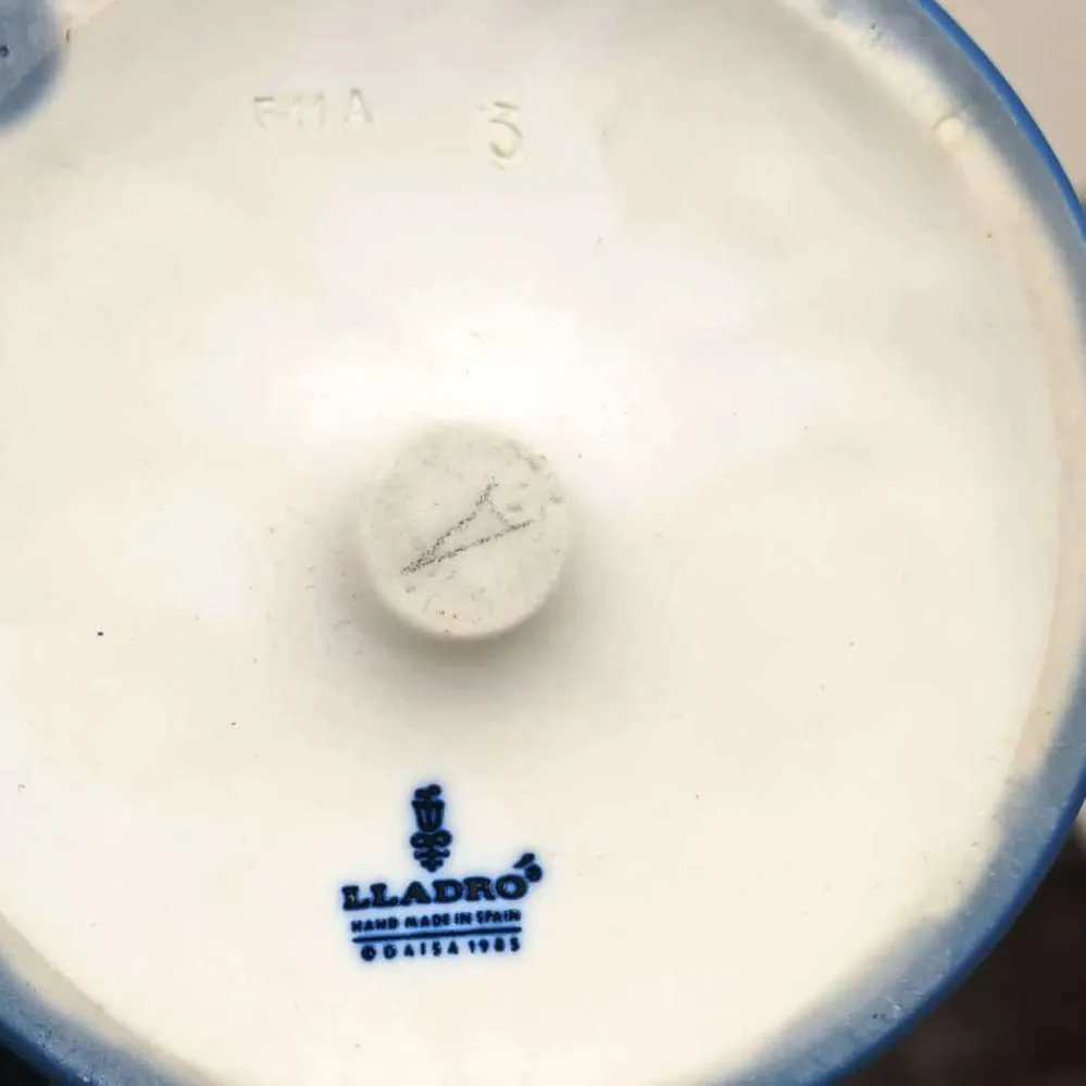 Коллекционная Фарфоровая статуэтка «Мальчик в матроске на карусельной лошадке», Lladro Испания. 