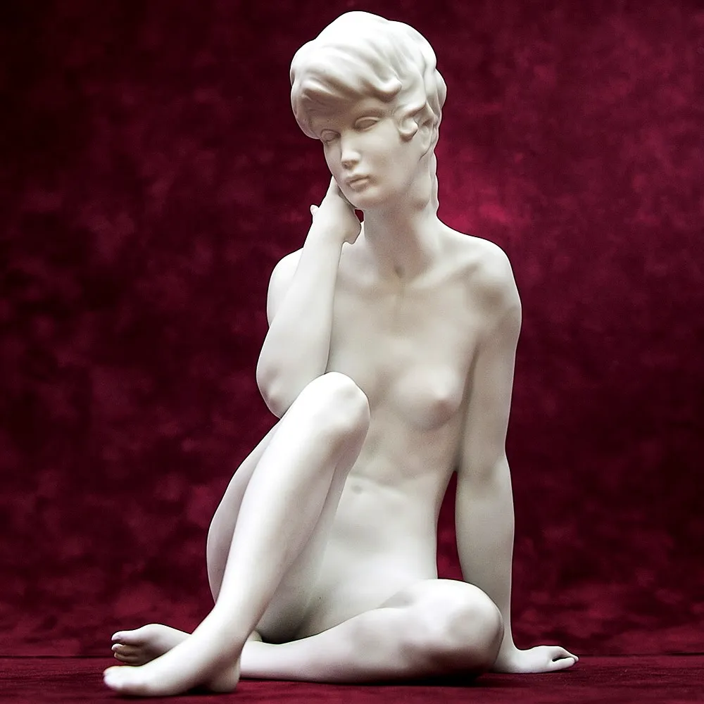 Бисквитный Фарфор - Статуэтка «Грёзы» Н-23см., Kaiser, Германия - 1990 год.