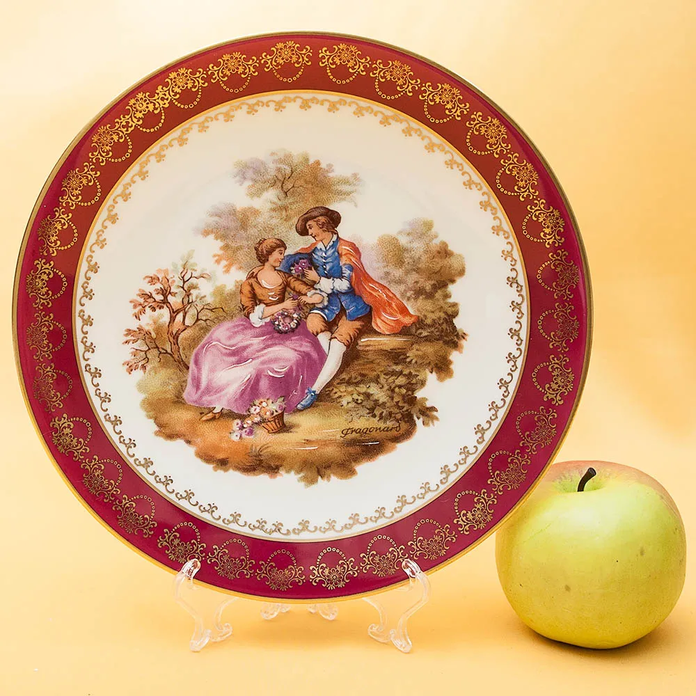 Коллекционная Тарелка «Свидание в лесу» Фарфор, Лимож (Limoges) Франция, середина ХХ века.