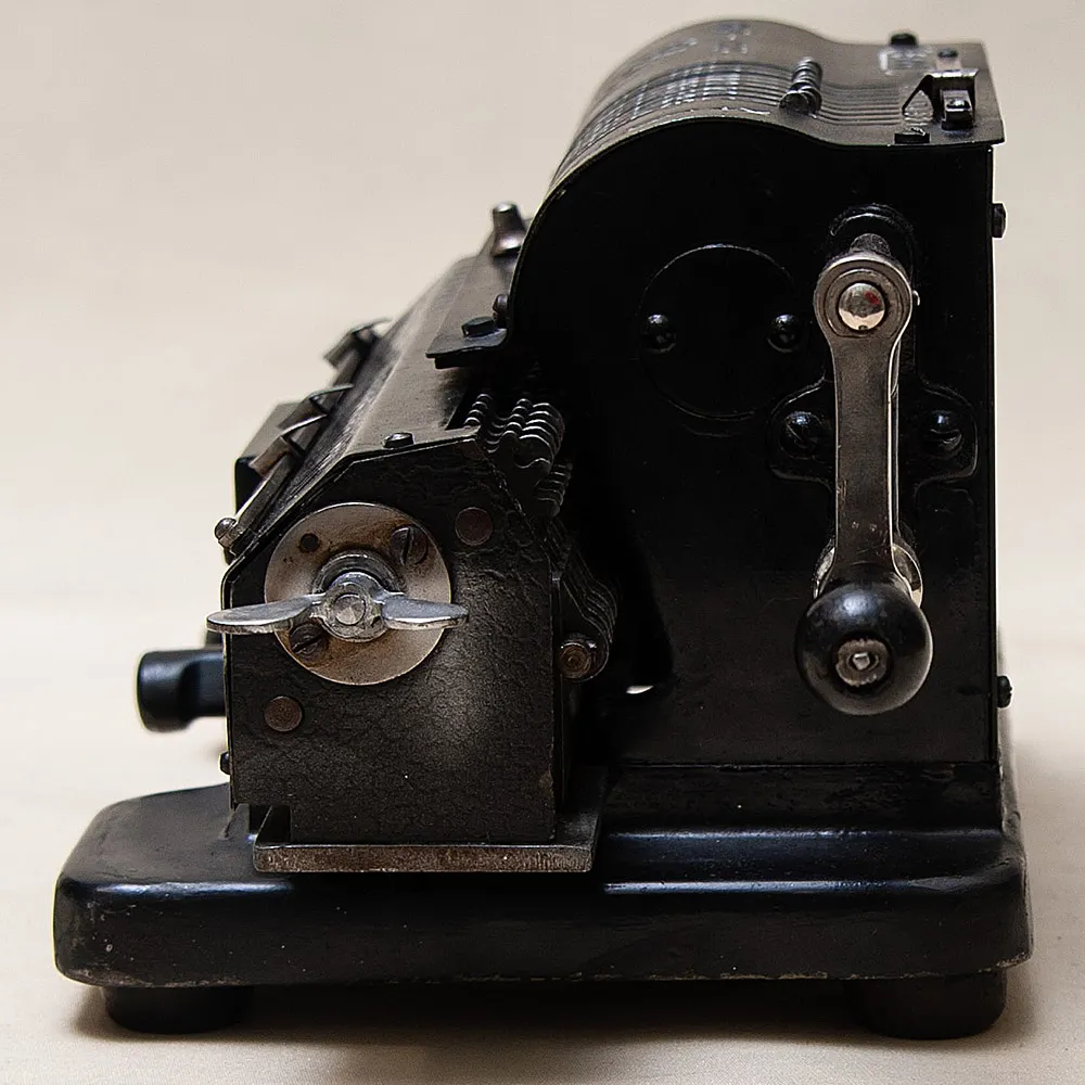 Винтажный Калькулятор - Арифмометр - Механическая Счётная Машинка «ФЕЛИКС».