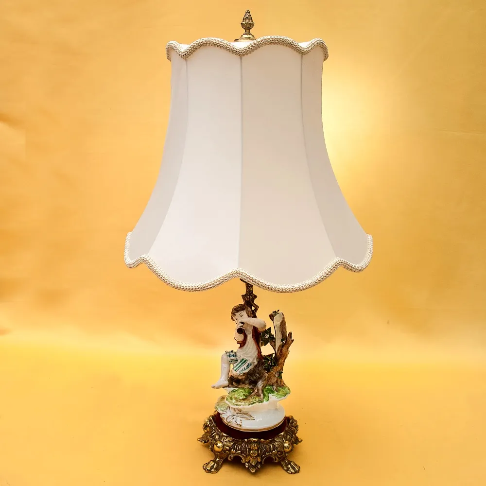 Электрическая Лампа - Светильник - Статуэтка «Мальчик с дудочкой» Фарфор Испания.