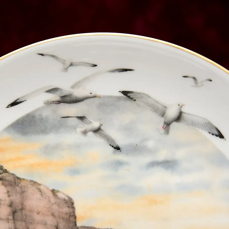 Коллекционная Тарелка «Февраль» Фарфор, ROYAL WORCHESTER, Англия -1979 год.