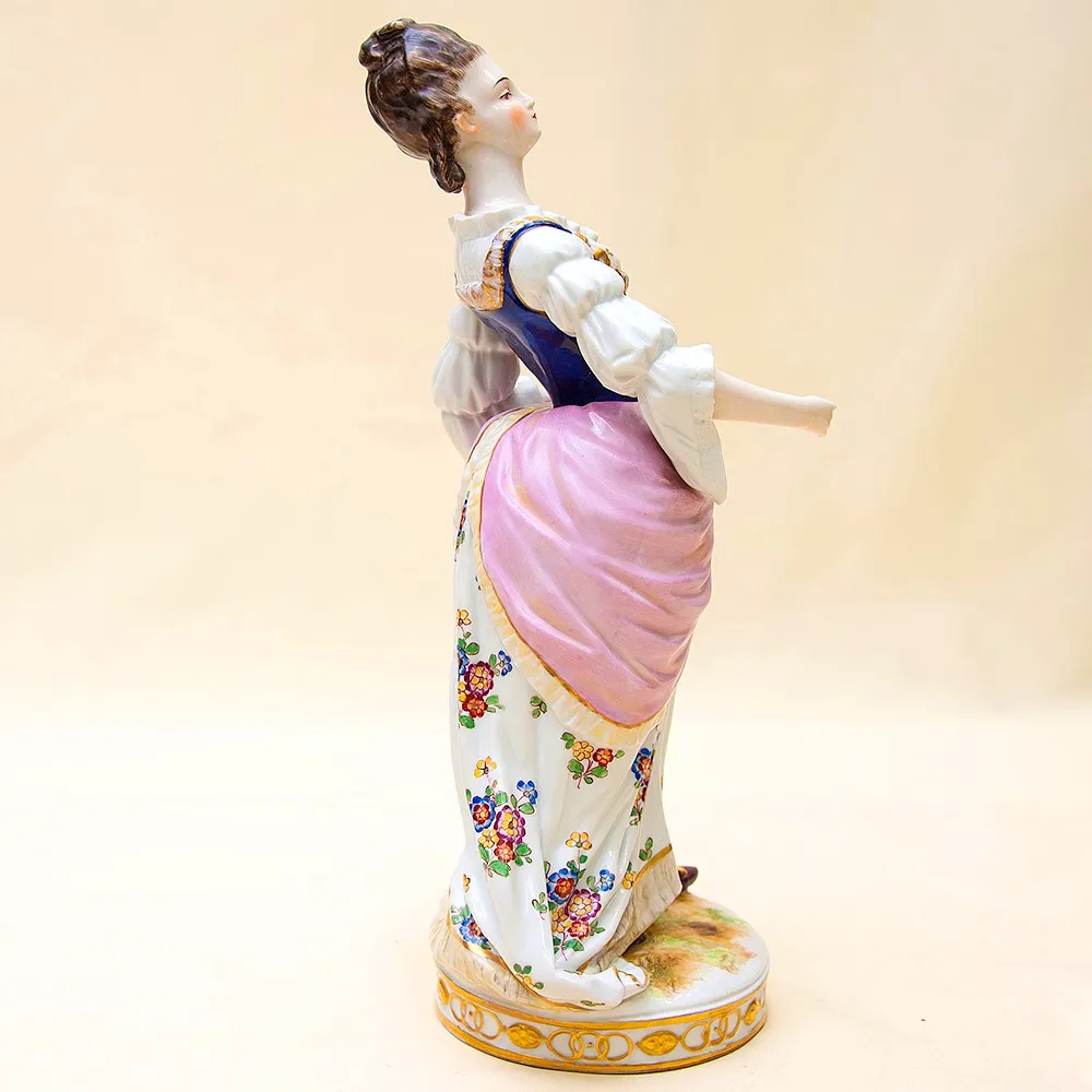 Большая! Фарфоровая статуэтка «Дама с веером» VOLKSTEDT  Германия -1915-1934 гг.