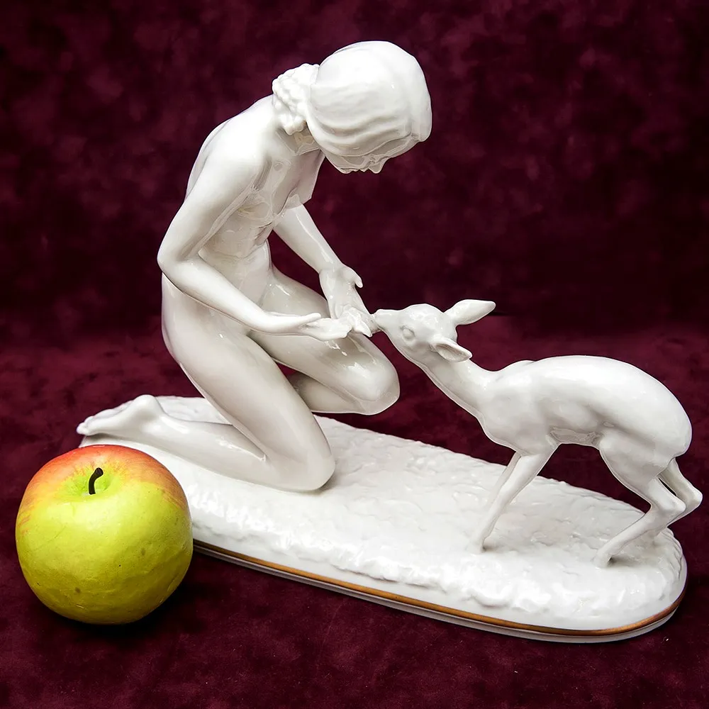 Редкая Фарфоровая Статуэтка «Девушка с Олененком», Hutschenreuther,  Германия -1955 год.