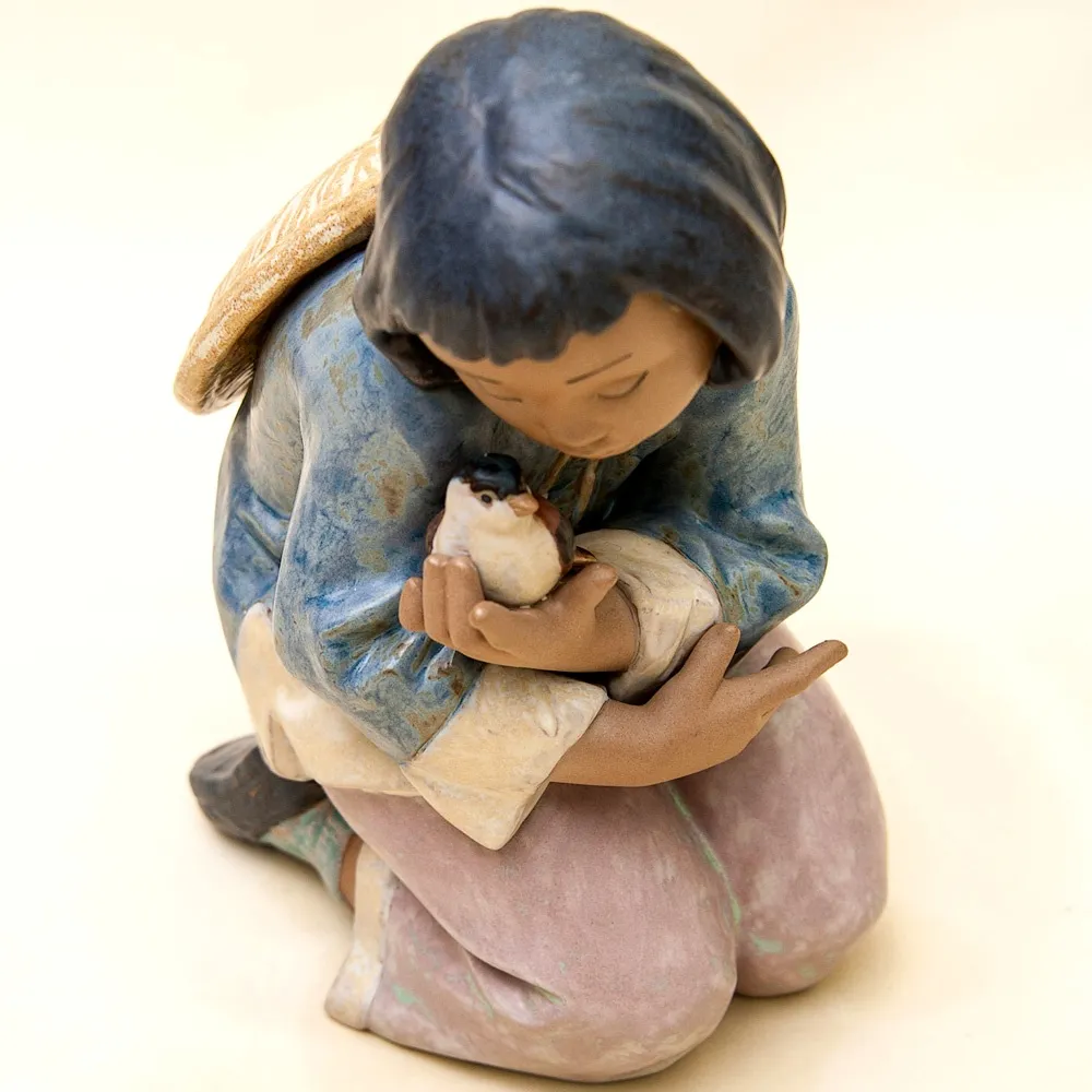 Коллекционная Фарфоровая статуэтка «Девочка с воробьем» серия Грес Lladro, Испания - 1991 год.