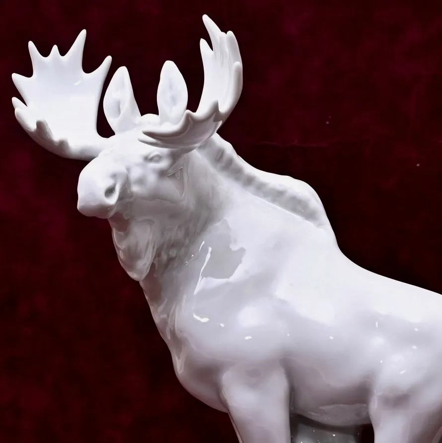 Большая Авторская Фарфоровая Статуэтка «Лось», Воробьёв ЛФЗ, СССР  - 1951 год.