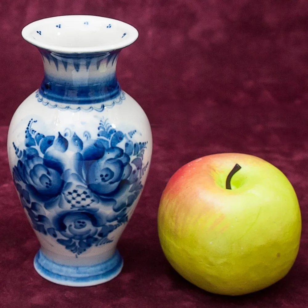 Авторская Коллекционная Фарфоровая Ваза «Розы» СССР ГЖЕЛЬ - 1980 год.