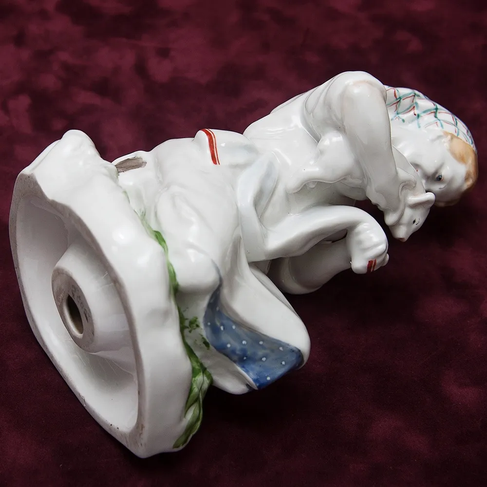 Редкость! Авторская Фарфоровая статуэтка «Свинарка с поросенком», СССР ЛФЗ - 1953 год.