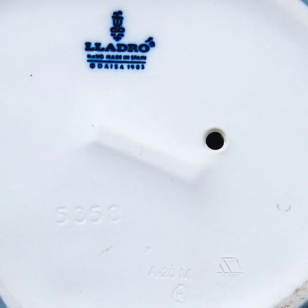 Коллекционная Фарфоровая статуэтка «Маленький скульптор» Lladro, Испания - 1985 год.