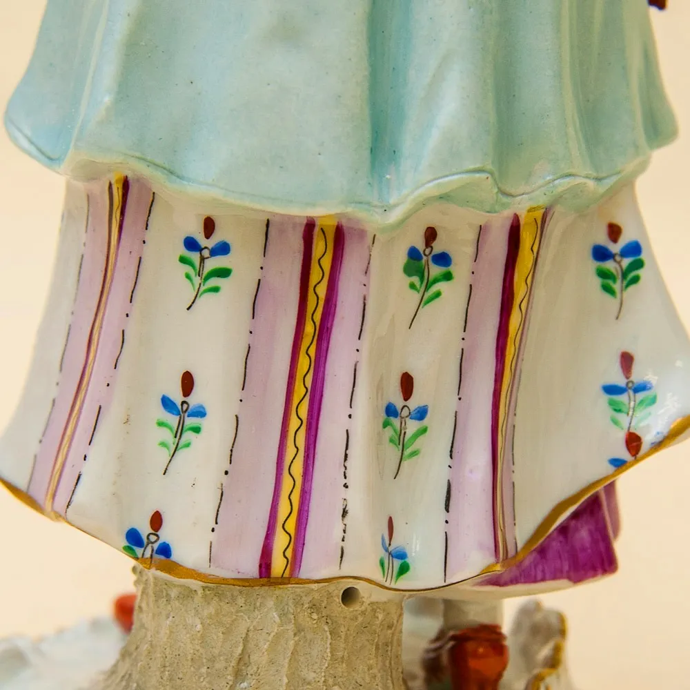 Редкость!!! Фарфоровая Статуэтка «Девушка с гусем» Н-23,5см. SITZENDORF  Германия