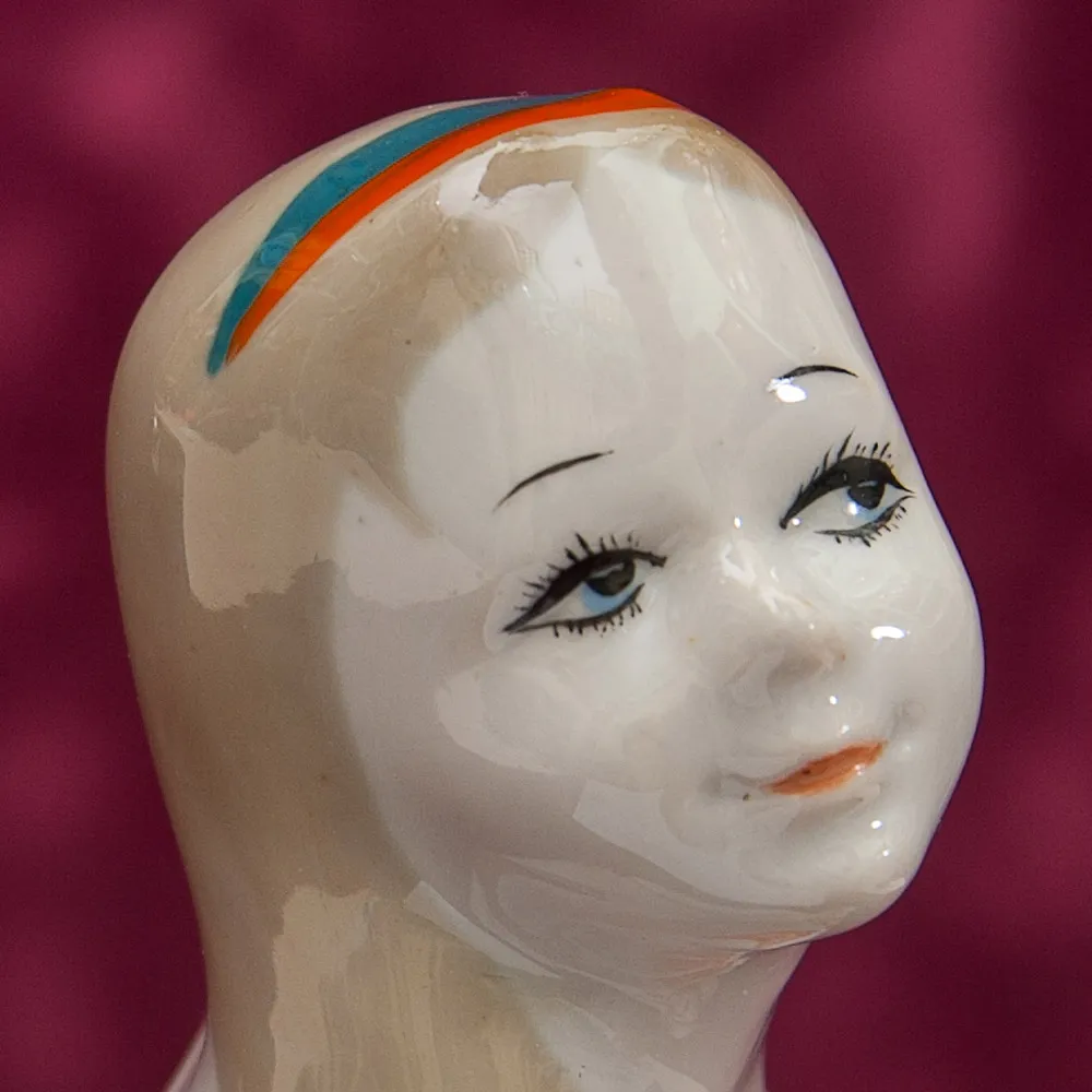 Фарфоровая Статуэтка «Девушка» Барановский ФЗ - CCCР 60 -е годы ХХ века.