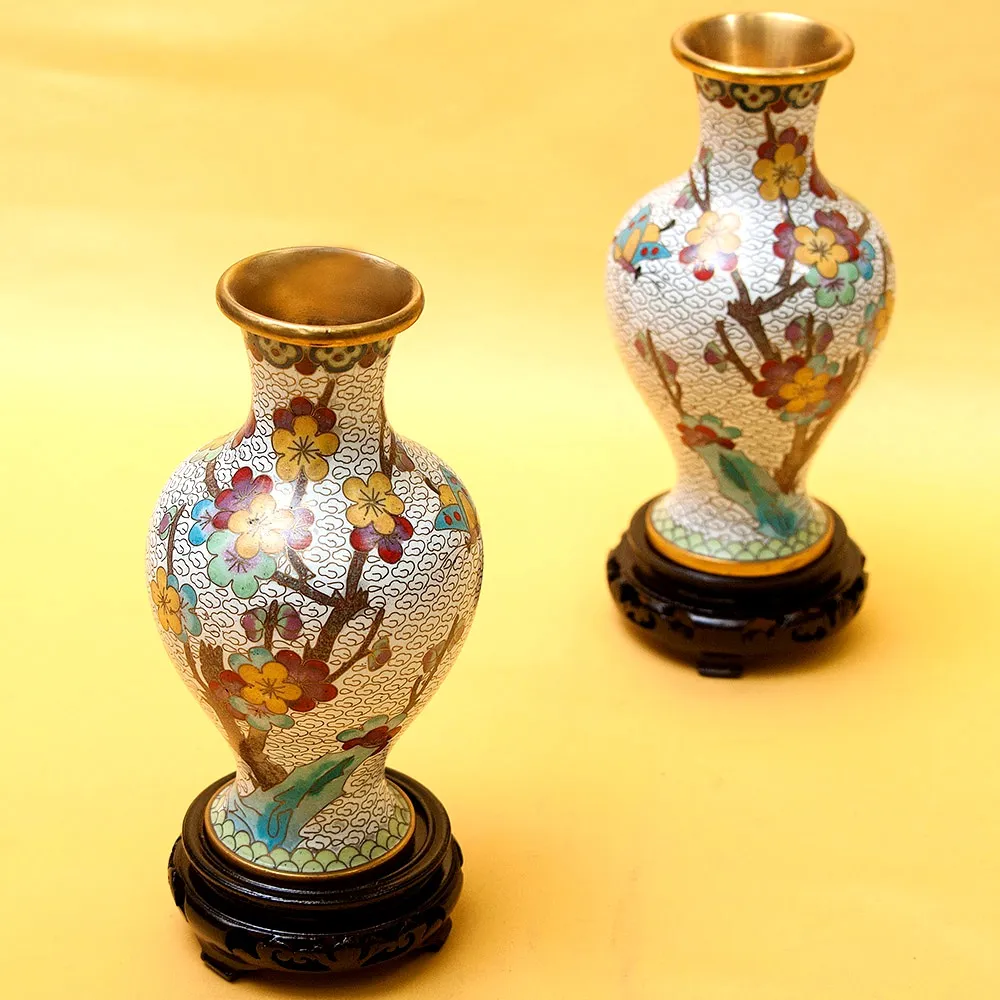 Винтажные Парные Вазы «Цветение Сакуры» в технике « Клуазоне» Китай 50 -е годы ХХ века Н - 19 см.